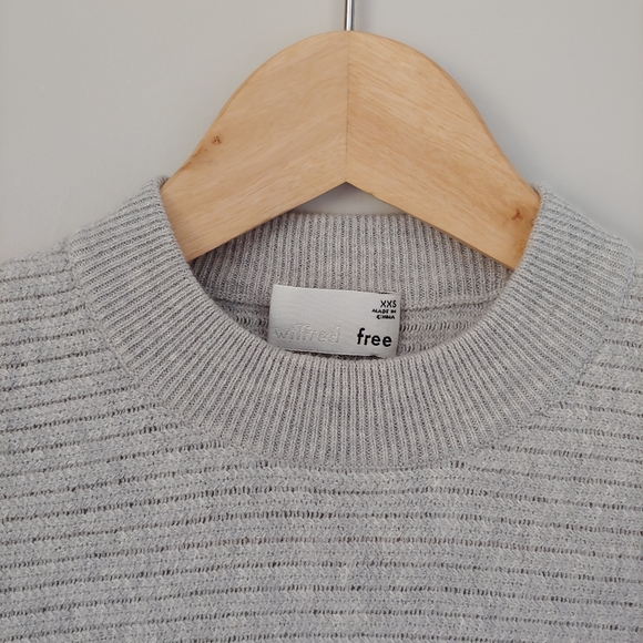 Aritzia Wilfred Lolan Cropped Sweater Light Grey Size XXS - Picture 8 of 16
